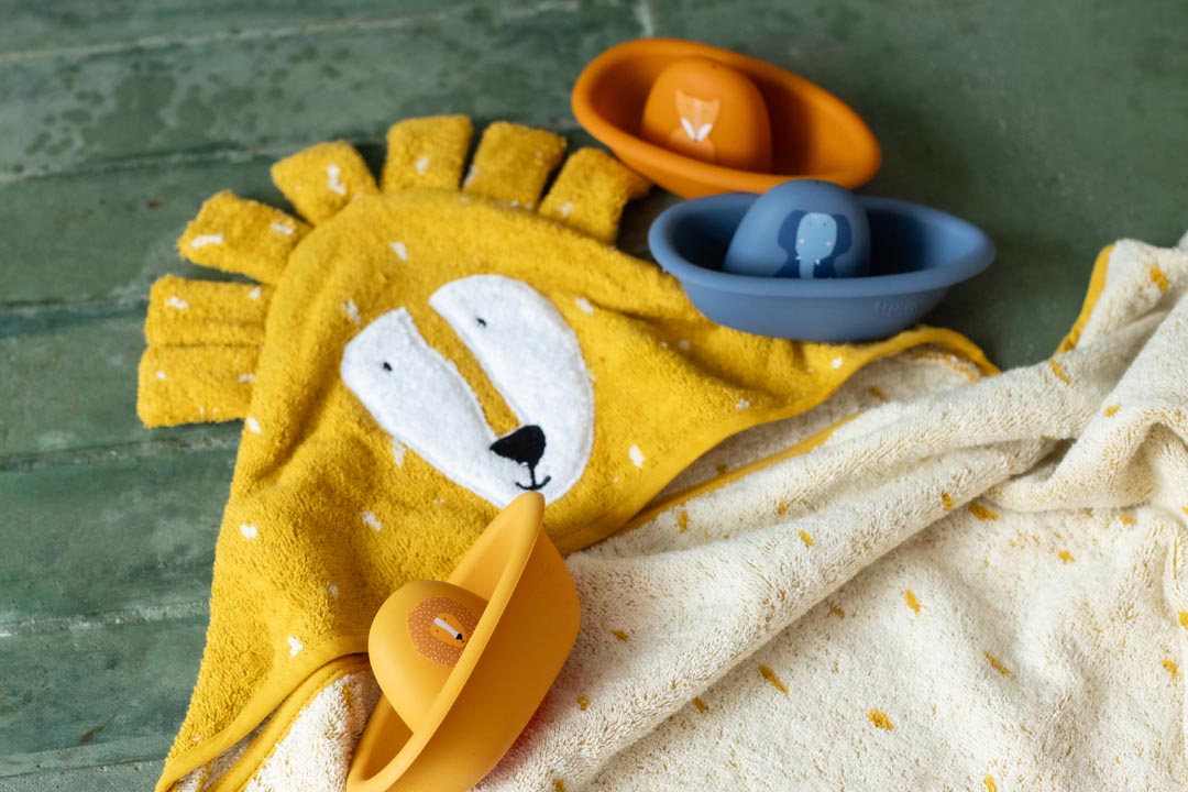 ASCIUGAMANO CON CAPPUCCIO 75X75CM MR. LION - immagine 3