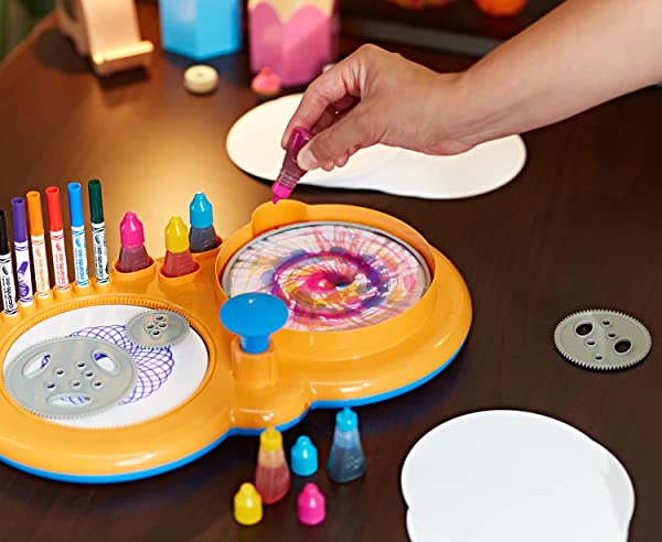 CRAYOLA- Super Set Gira e Crea Deluxe, per Creare Mandala e Vortici di Colore con Pennarelli e Inchiostri Colorati - immagine 8
